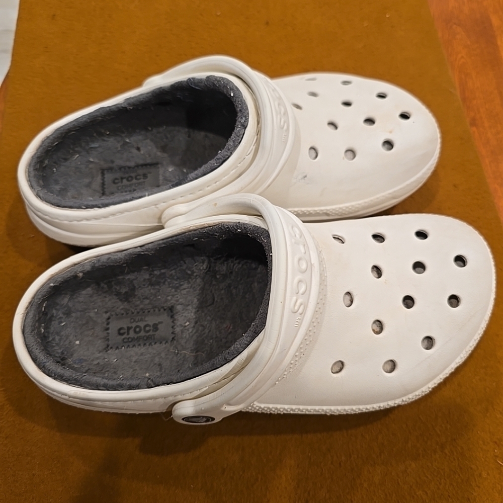 Crocs Classic White Clog with gray comfort liner Unisex Men's 5 women's 7 - Picture 2 of 10